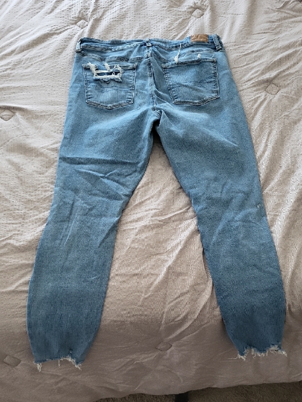 American Eagle Outfitters Light Blue Distressed Ankle Skinny Jeans - Picture 5 of 5
